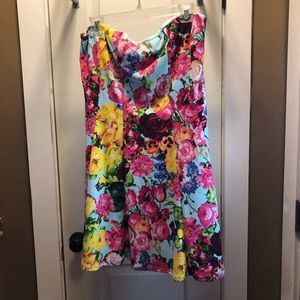 ♦️ 3 for $25 ♦️ Light blue flower dress